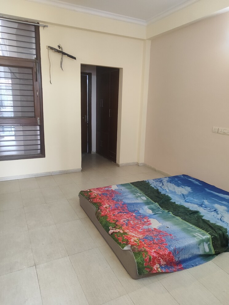 Bedroom, rwa-apartments-sector-52 2.5 Bedroom 1450 Sq.Ft. Villa In Sector 52 Noida 9511273