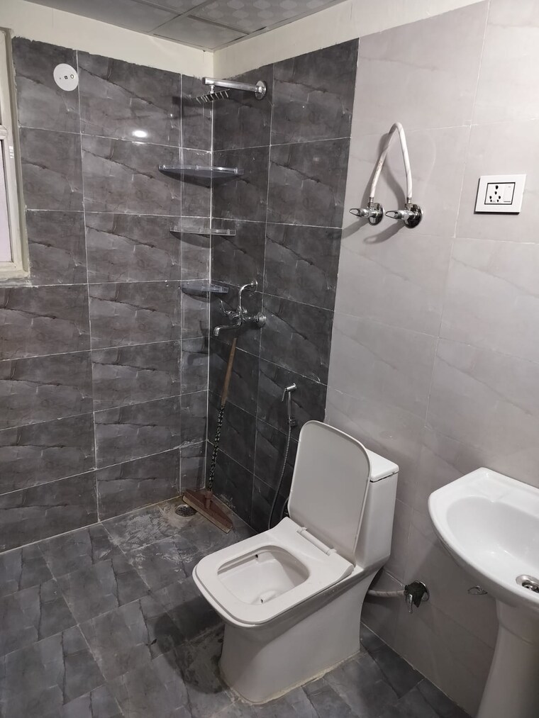 Bathroom, eureka-diya-green-city 2 Bedroom 968 Sq.Ft. Apartment In Raj Nagar Extension Ghaziabad 9511300