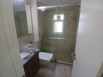 Furnished Amenities in 4 BHK Apartment at DLF Park Place, Sector 54 – for Rent