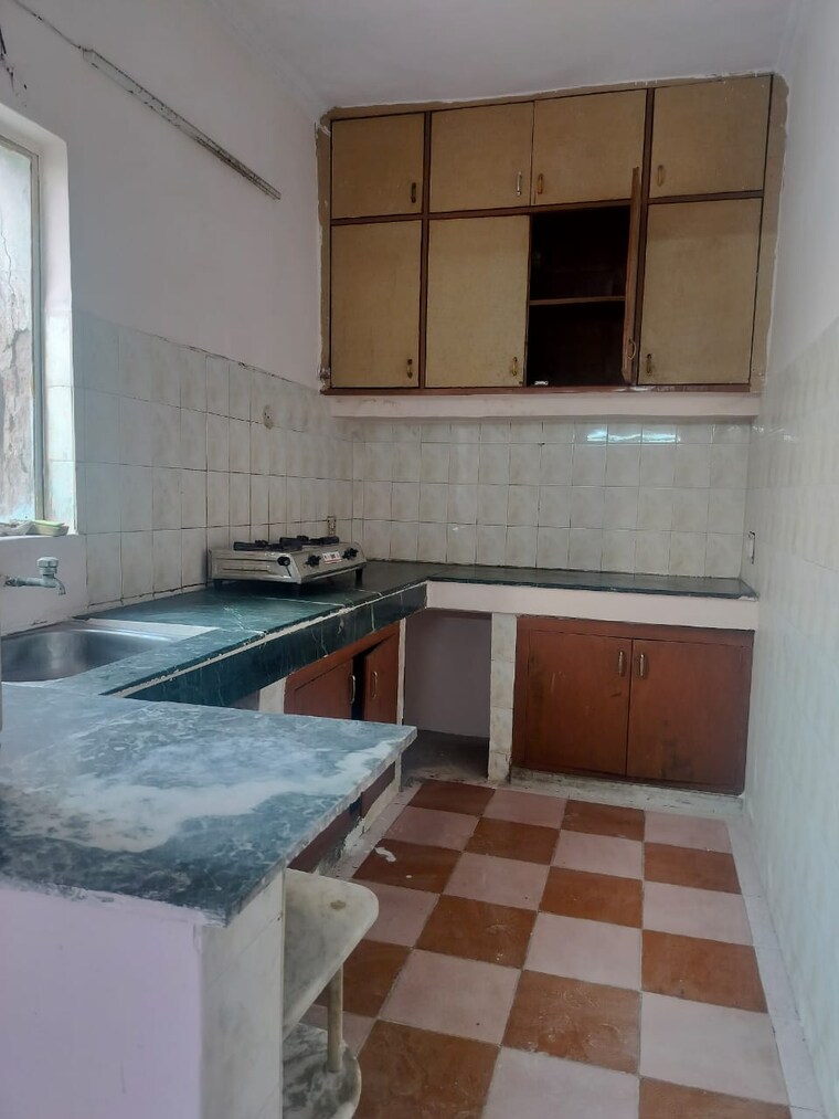 Kitchen, rwa-jalvayu-vihar 2.5 Bedroom 1400 Sq.Ft. Apartment In Sector 25 Noida 9511306