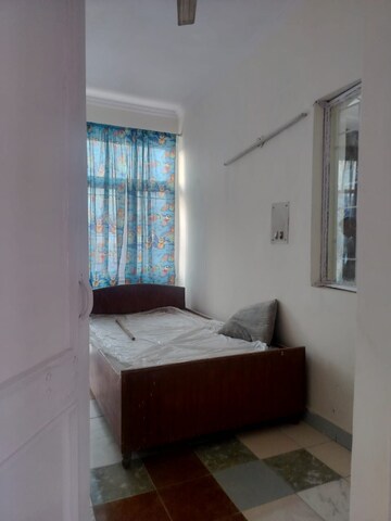 Living Room in 2.5 BHK Apartment at RWA Jalvayu Vihar, Sector 25 – for Rent