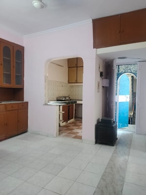 Room in 2.5 BHK Apartment at RWA Jalvayu Vihar, Sector 25 – for Rent