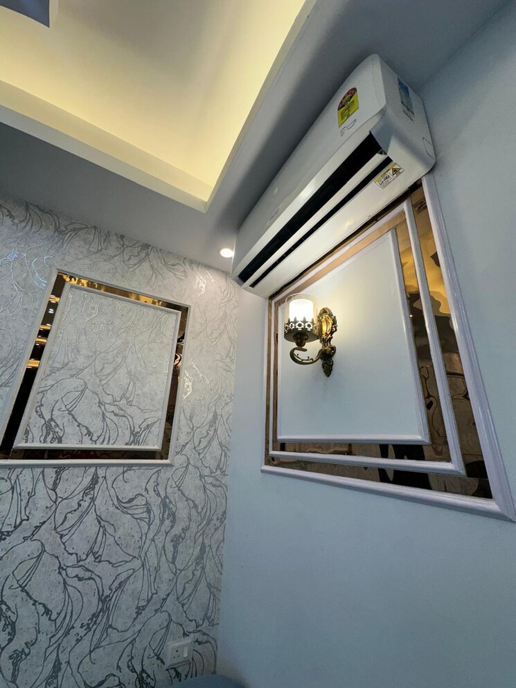 undefined, gaur-city-center Commercial Showroom 590 Sq.Ft. In Sector 4 Greater Noida Greater Noida 9511320