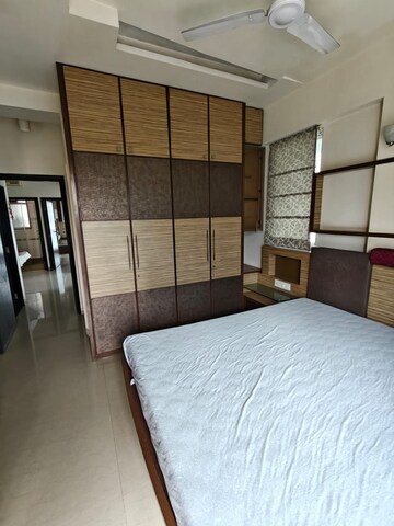 Bedroom in 1 BHK Apartment at Bandra West – for Rent