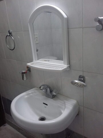 Bathroom in 1 BHK Independent House at Sector 44 – for Rent