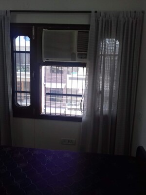Room in 1 BHK Independent House at Sector 44 – for Rent