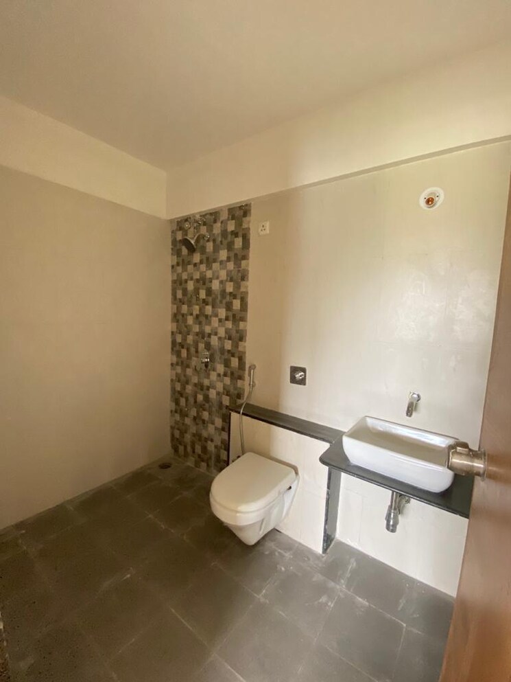 Bathroom, vanaz-corner 3 Bedroom 1107 Sq.Ft. Apartment In Kothrud Pune 9511303