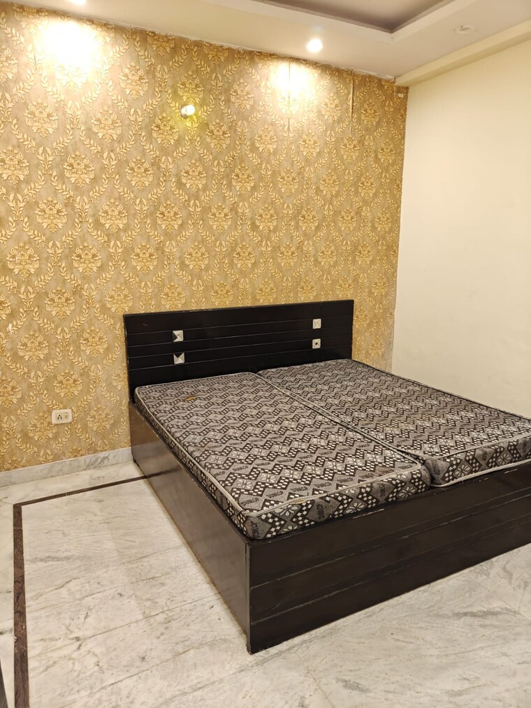 Bedroom, green fields colony 3 Bedroom 250 Sq.Mt. Builder Floor In Green Fields Colony Faridabad 9511347