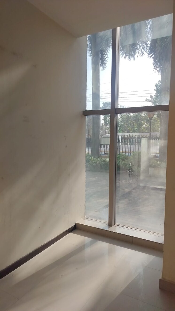 Room, everest-nivara-infotech-park Commercial Office Space 11500 Sq.Ft. In Turbhe Navi Mumbai 9511338