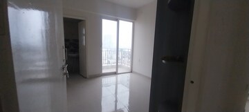 Room in 3 BHK Apartment at Signature Global Golf Greens, Sector 79 – for Rent