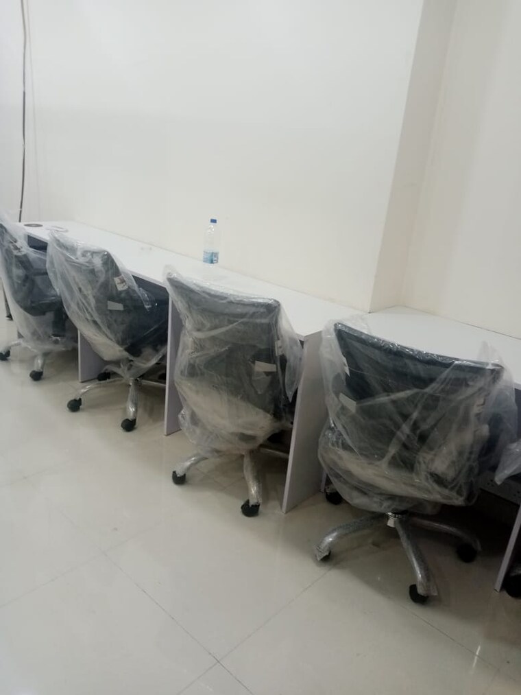 Team Area, gaur-city-center Commercial Office Space 600 Sq.Ft. In Sector 4 Greater Noida Greater Noida 9511374