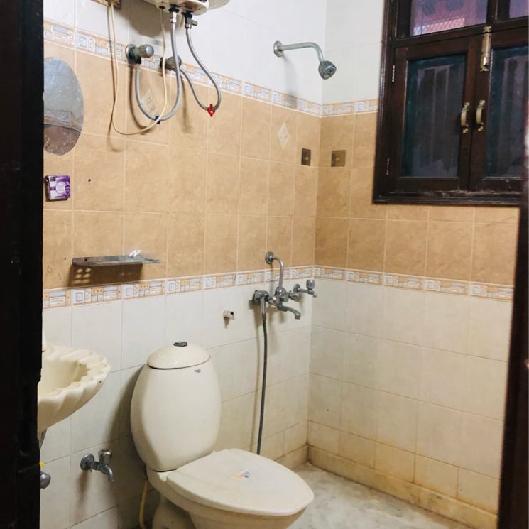 Bathroom, sector 21 3.5 Bedroom 1200 Sq.Ft. Villa In Sector 21 Gurgaon 9511483