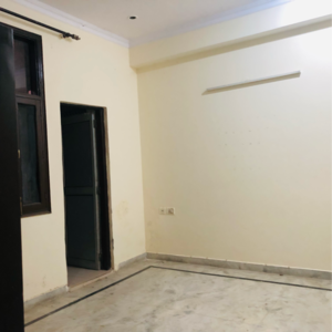 Room in 3.5 BHK Villa at Sector 21 – for Rent