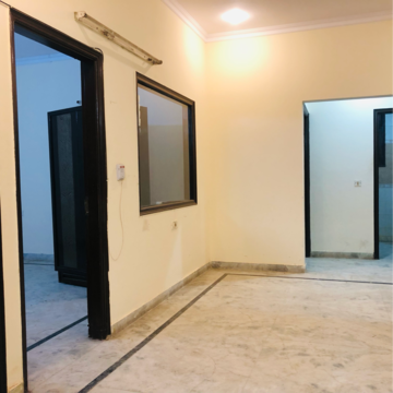 Room in 3.5 BHK Villa at Sector 21 – for Rent