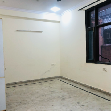 Room in 3.5 BHK Villa at Sector 21 – for Rent