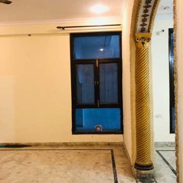 Room in 3.5 BHK Villa at Sector 21 – for Rent