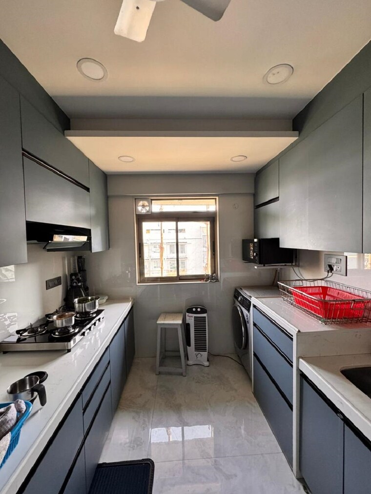 Kitchen, khar west 3 Bedroom 1100 Sq.Ft. Apartment In Khar West Mumbai 9511484