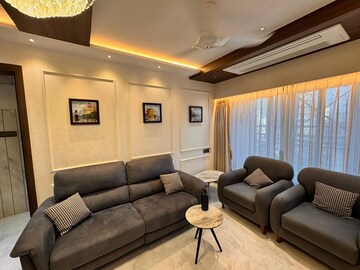 Living Room in 3 BHK Apartment at Khar West – for Rent