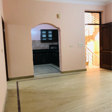 Room in 3.5 BHK Villa at Sector 22 – for Rent