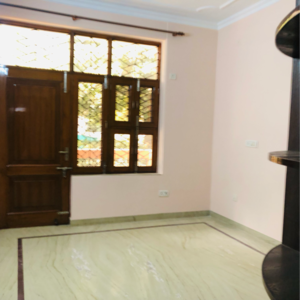 Room in 3.5 BHK Villa at Sector 22 – for Rent