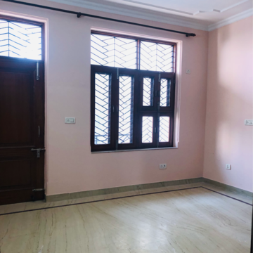 Room in 3.5 BHK Villa at Sector 22 – for Rent