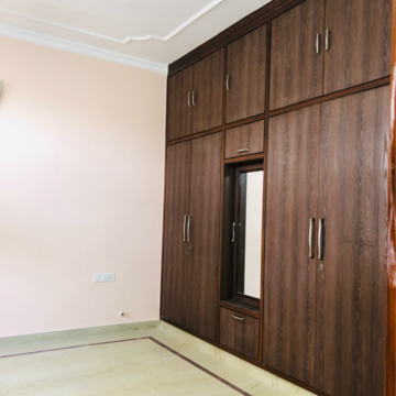 Room in 3.5 BHK Villa at Sector 22 – for Rent