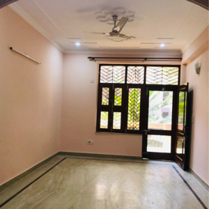 Room in 3.5 BHK Villa at Sector 22 – for Rent