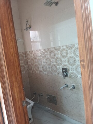 Bathroom in 3 BHK Builder Floor at Rohini Sector 25 – for Rent