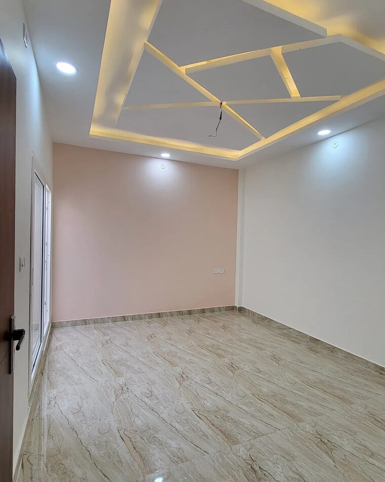 Room, gomti nagar 3 Bedroom 1152 Sq.Ft. Villa In Gomti Nagar Lucknow 9511772