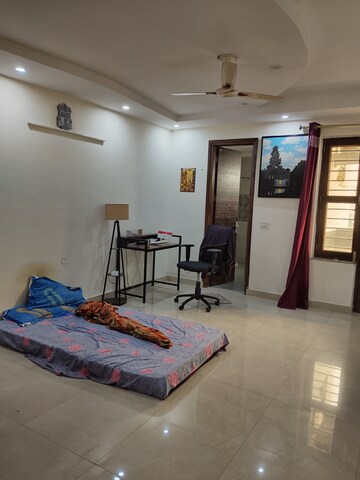 Bedroom in 4 BHK Builder Floor at Espire Towers, Sector 37 – for Rent