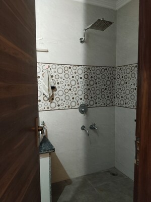 Bathroom in 4 BHK Builder Floor at Espire Towers, Sector 37 – for Rent