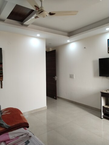 Living Room in 4 BHK Builder Floor at Espire Towers, Sector 37 – for Rent