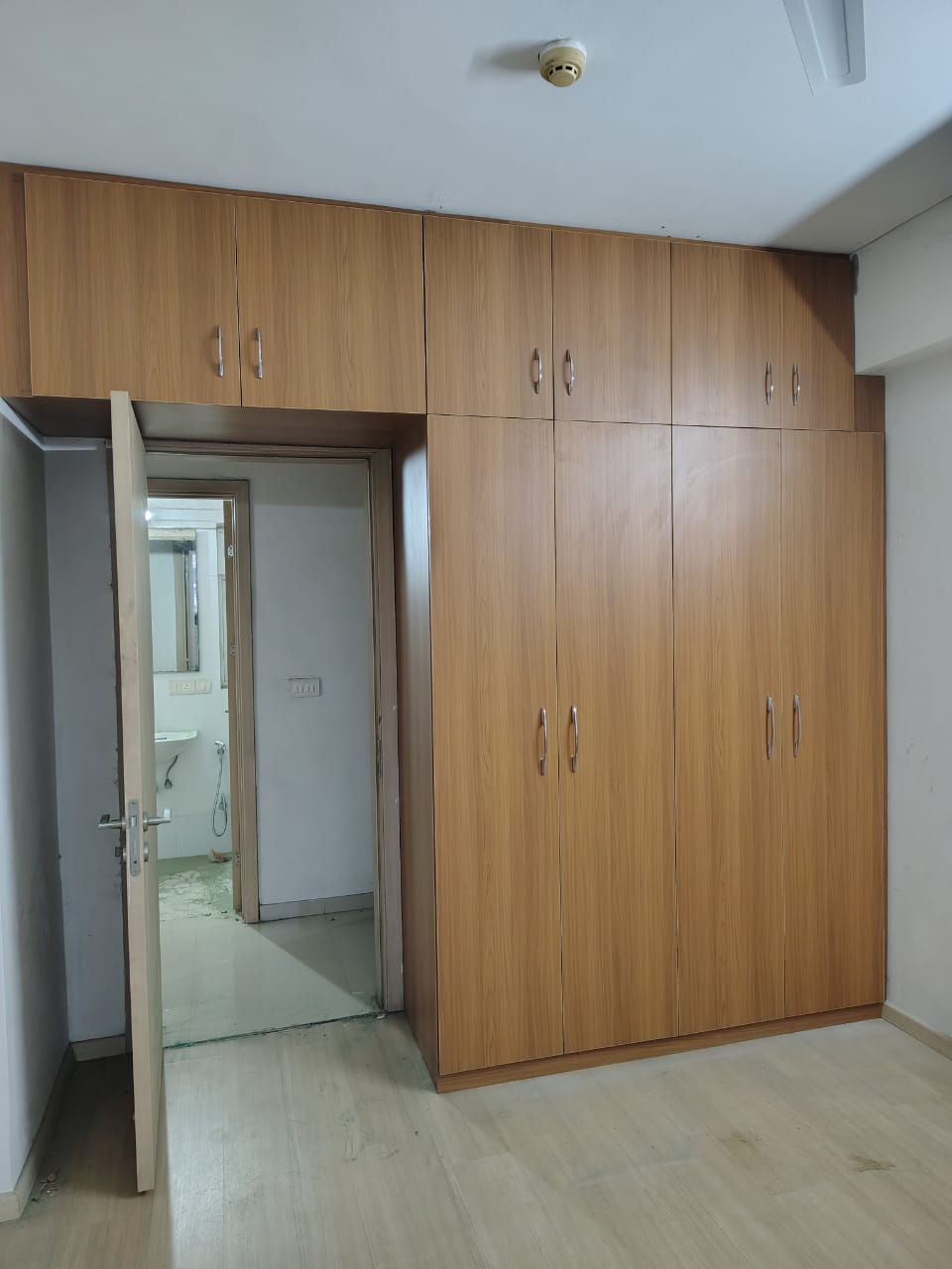 4 BHK Apartment For Rent in DLF New Town Heights III