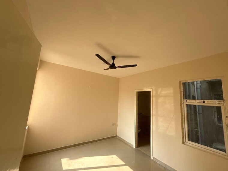 Room, shree-vardhman-green-court 2 Bedroom 690 Sq.Ft. Apartment In Sector 90 Gurgaon 9511660