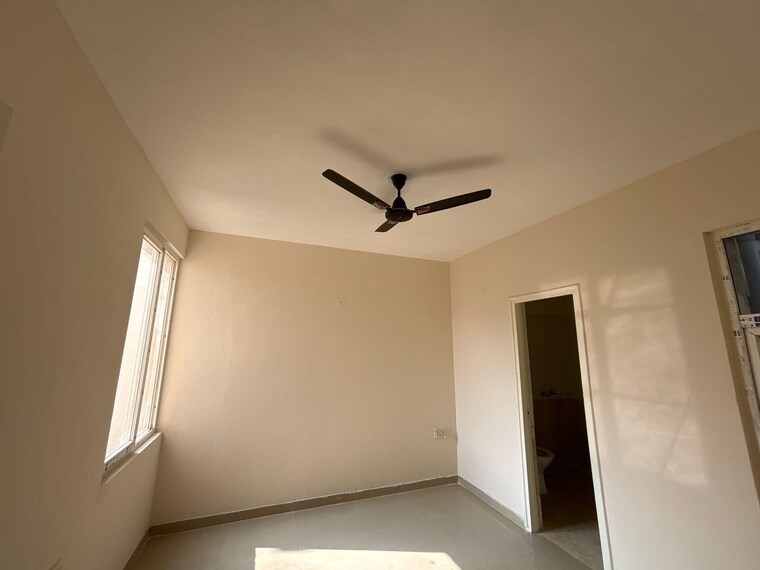 Room, shree-vardhman-green-court 2 Bedroom 690 Sq.Ft. Apartment In Sector 90 Gurgaon 9511660
