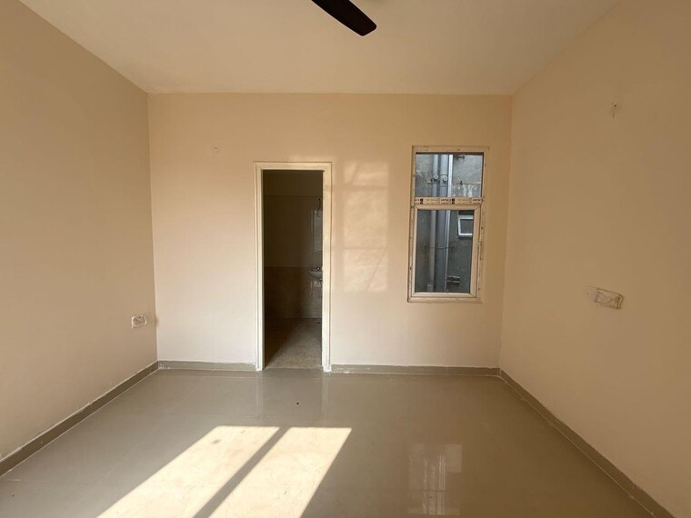 Room, shree-vardhman-green-court 2 Bedroom 690 Sq.Ft. Apartment In Sector 90 Gurgaon 9511660