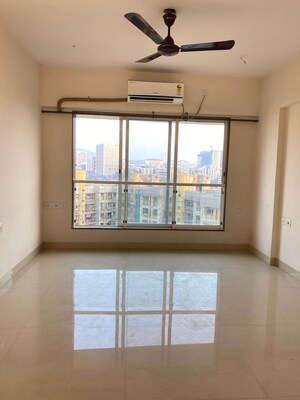 Room in 2 BHK Apartment at Pride Park Royale, Andheri East – for Rent
