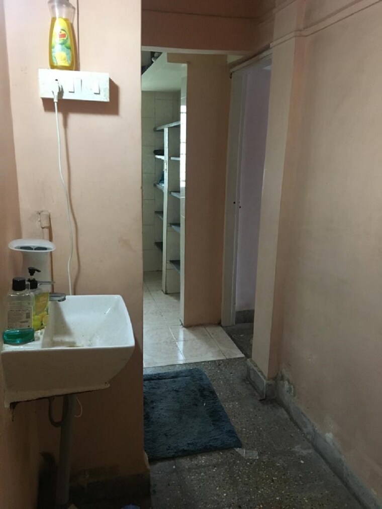 Bathroom, bandra west 1 Bedroom 500 Sq.Ft. Apartment In Bandra West Mumbai 9511716
