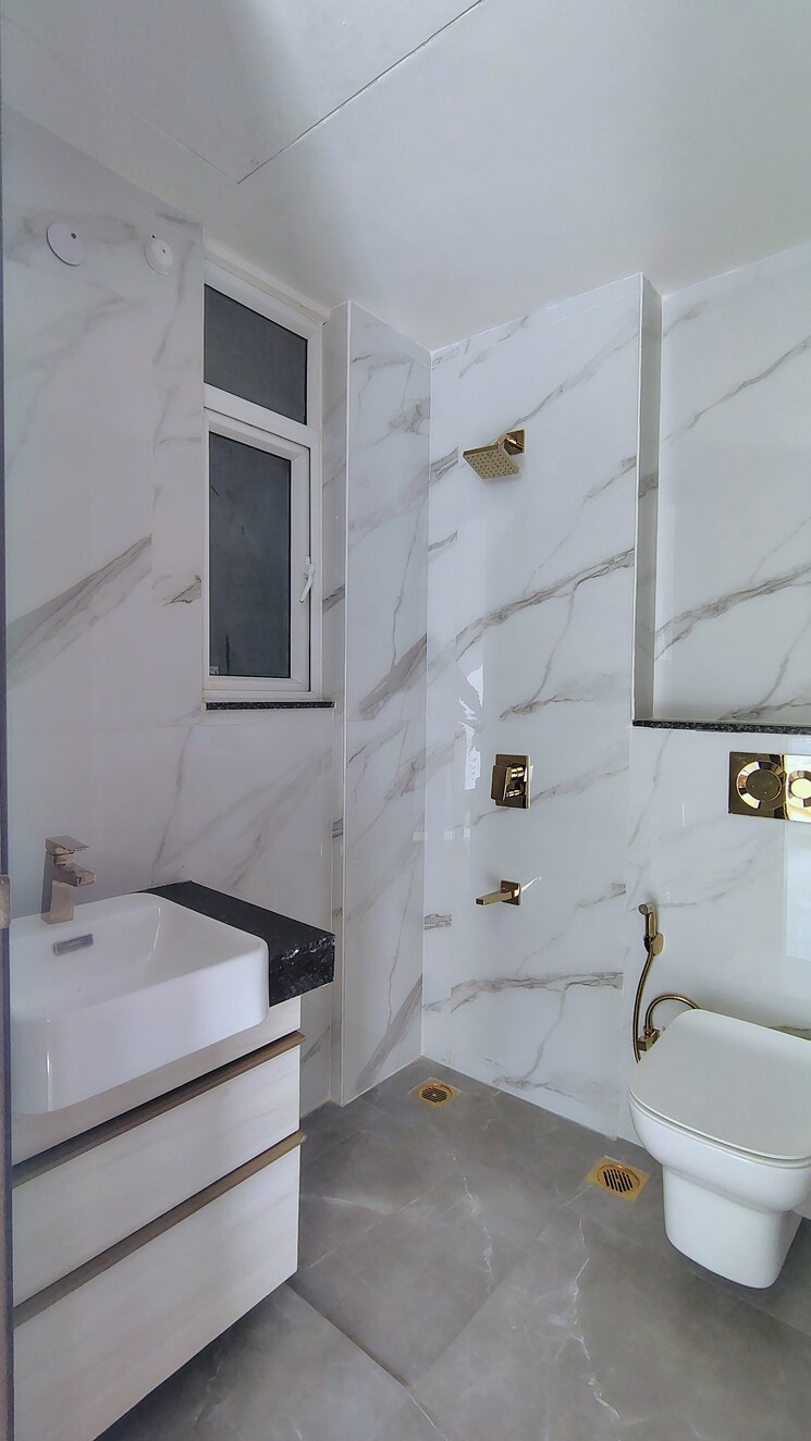 Bathroom, smart-world-orchard 3 Bedroom 1630 Sq.Ft. Apartment In Sector 61 Gurgaon 9511784