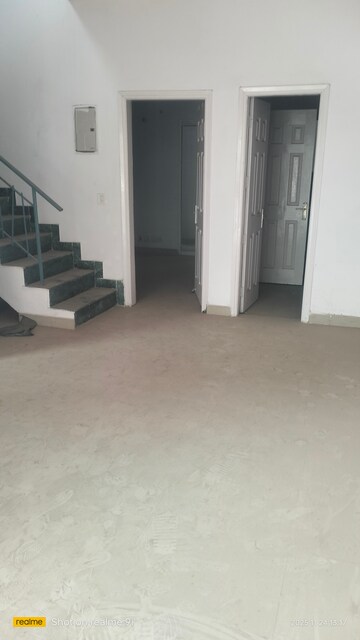 Room in 3 BHK Villa at Paramount Golfforeste Villas, Zeta I Greater Noida – for Sale