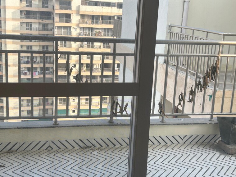 Balcony, sector 19 dwarka 3 Bedroom 150 Sq.Yd. Apartment In Sector 19 Dwarka Delhi 9511899