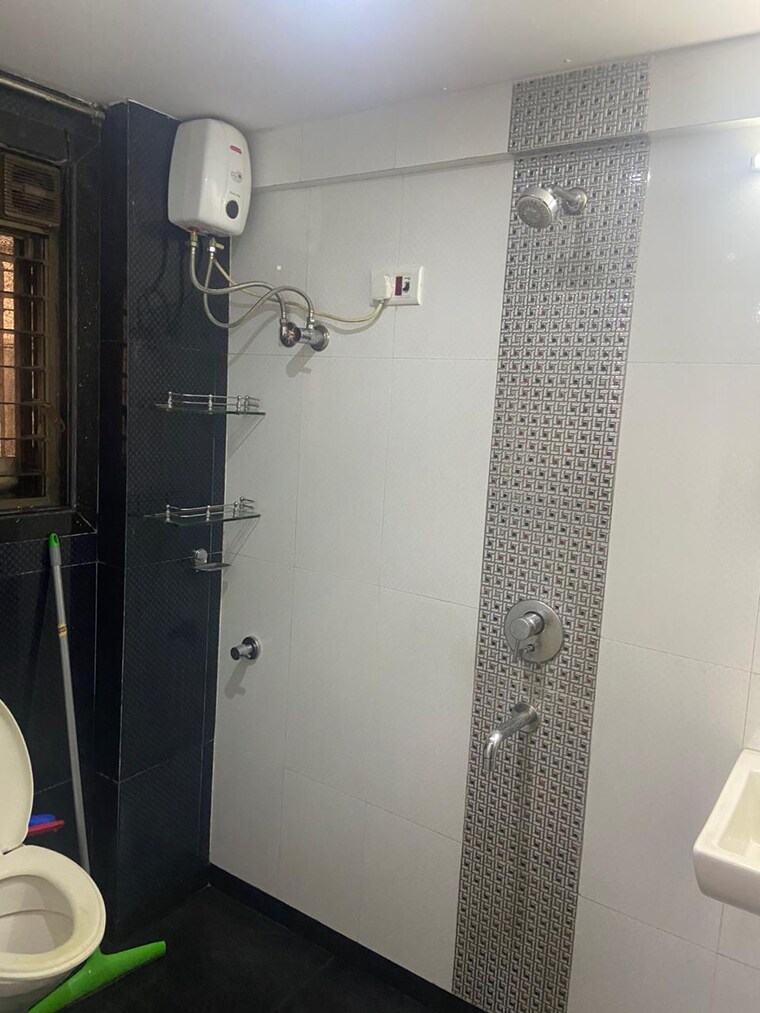 Bathroom, hiranandani-gardens-sunflower 1 Bedroom 600 Sq.Ft. Apartment In Powai Mumbai 9511883