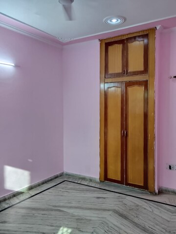 Room in 2 BHK Independent House at Sector 15a – for Rent