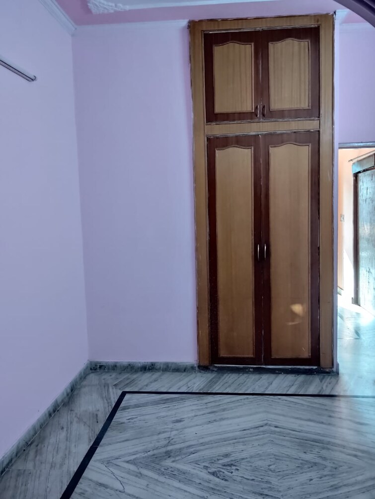 Room, sector 15a 2 Bedroom 1250 Sq.Ft. Independent House In Sector 15a Faridabad 9511886