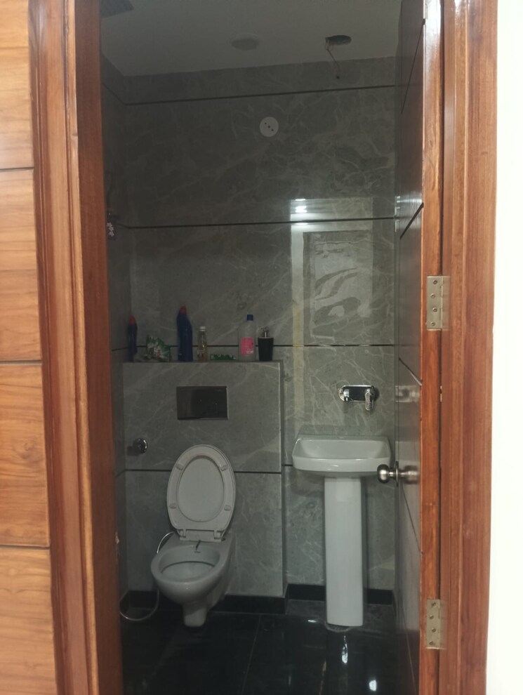 Master Bedroom, rohini sector 25 3 Bedroom 64 Sq.Mt. Builder Floor In Rohini Sector 25 Delhi 9511901