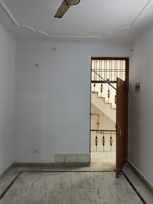 Room in 2 BHK Builder Floor at Ashoka Enclave Faridabad, Sector 34 – for Sale