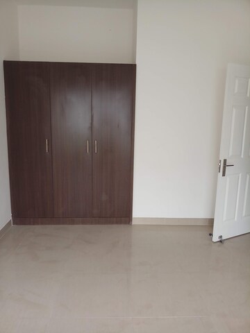 Room in 3 BHK Villa at Paramount Golfforeste Villas, Zeta I Greater Noida – for Sale