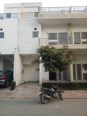 3 BHK Villa – Exterior View View at Paramount Golfforeste Villas, Zeta I Greater Noida - for Sale