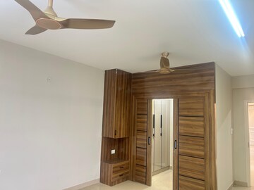 Room in 3 BHK Apartment at Sector 19 Dwarka – for Rent