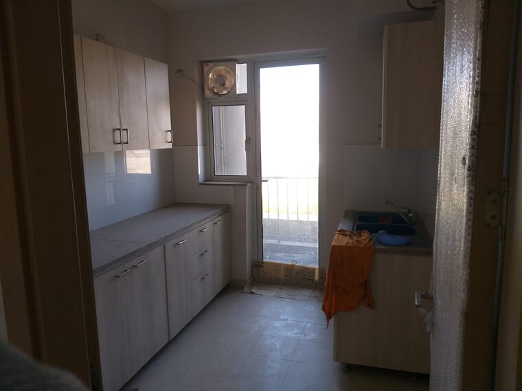 Room, dlf-new-town-heights-i 3.5 Bedroom 1930 Sq.Ft. Apartment In Sector 90 Gurgaon 9512060